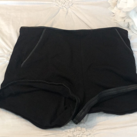 MATERIAL GIRL black dress shorts size 9 - Picture 9 of 10